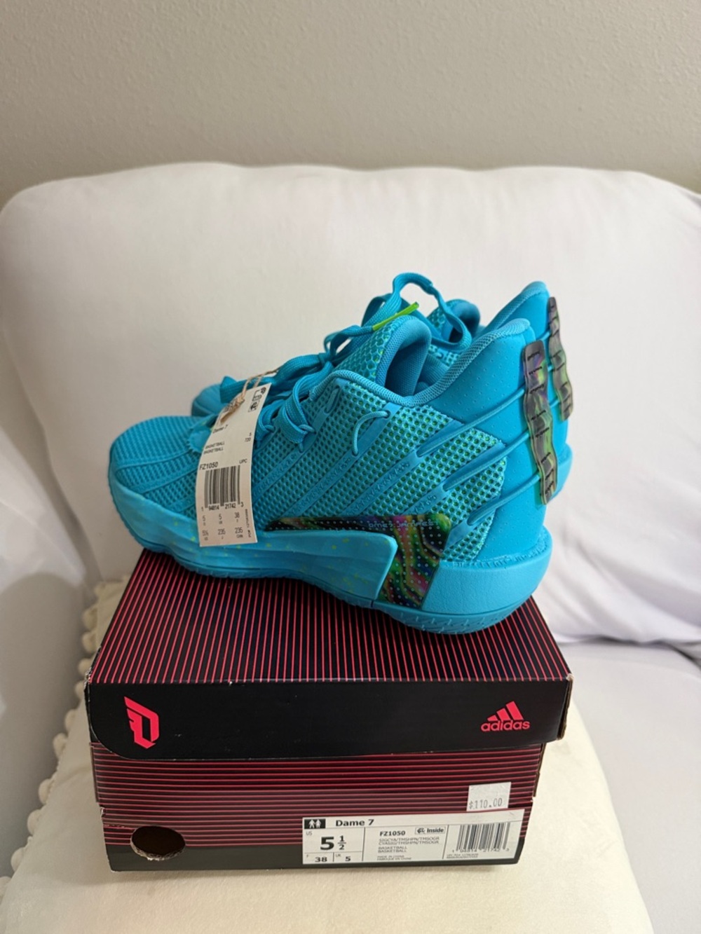 adidas dame 7 Bright Teal Sneakers w/ Multicolor Heel Accent. Fits size 7 women